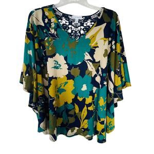 Susan Graver Knit macrame Floral poncho top size L